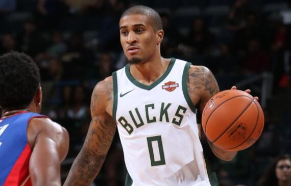 土球员在前 土球员在前